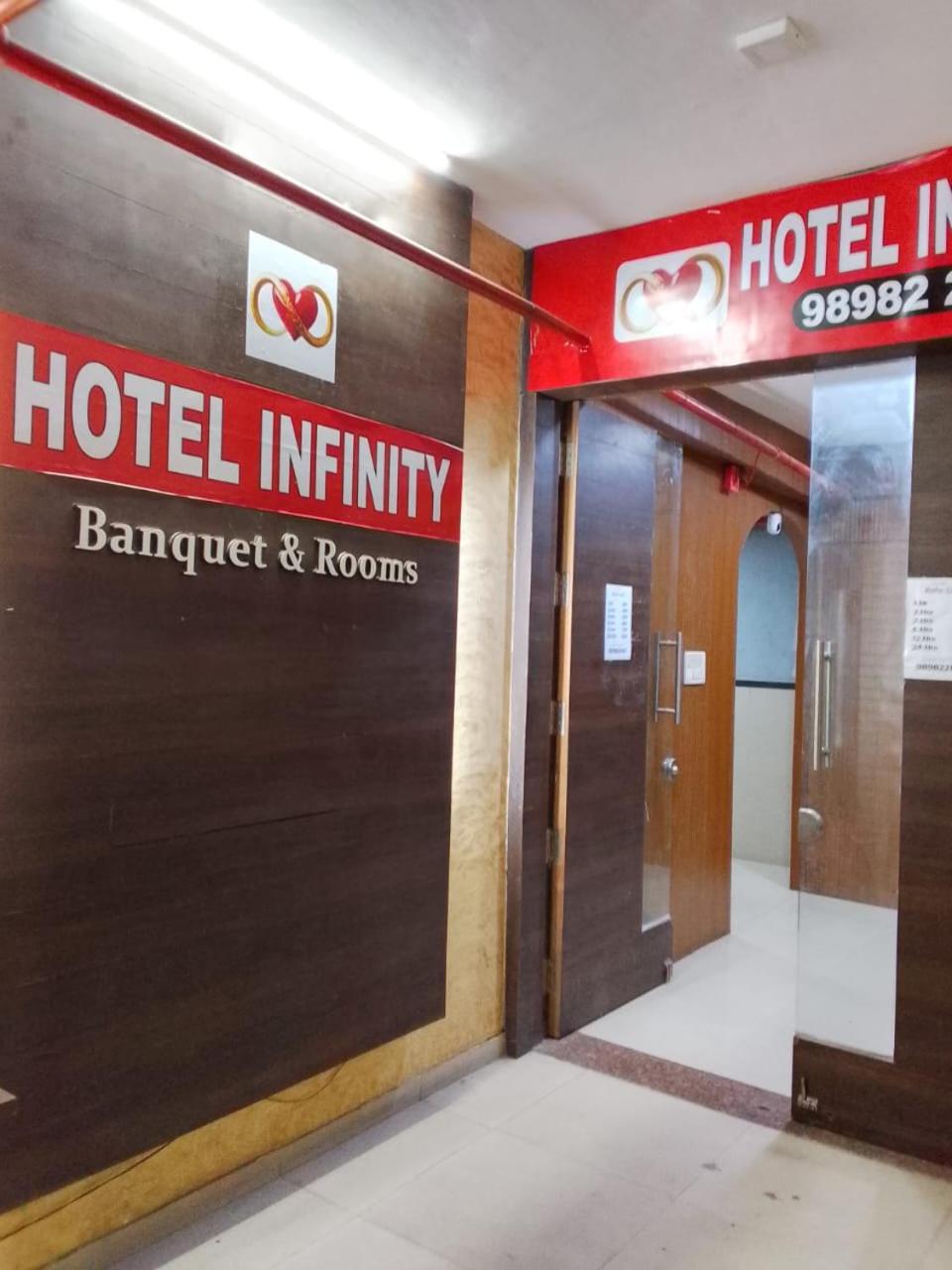 Infinity Rooms & Banquet Surat Bagian luar foto